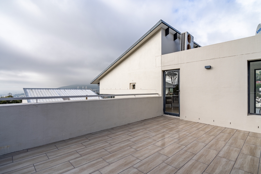3 Bedroom Property for Sale in Oranjezicht Western Cape